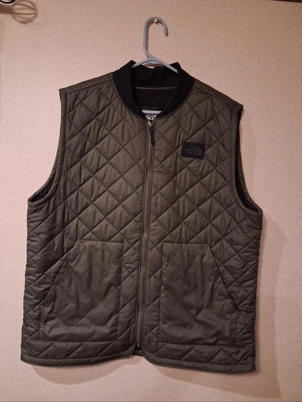 The North Face Cuchillo Insulated Men's Quilted Olive Vest - Dark Green Sz XL